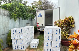 Merry Christmas 2025. Giáng sinh an lành !Chúc quý khách hàng nuôi tôm năm mới thành công .