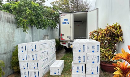 Merry Christmas 2025. Giáng sinh an lành !Chúc quý khách hàng nuôi tôm năm mới thành công .